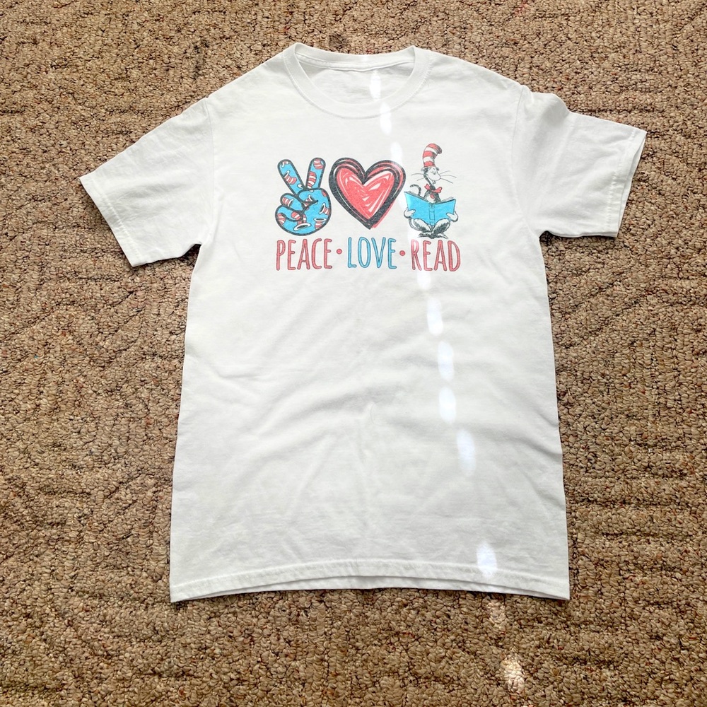 read around America shirt.